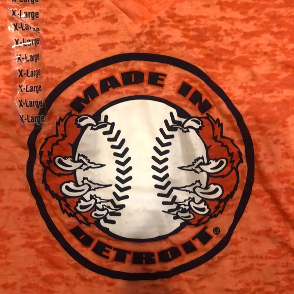 Women’s made in Detroit baseball Vneck - Picture 3 of 4